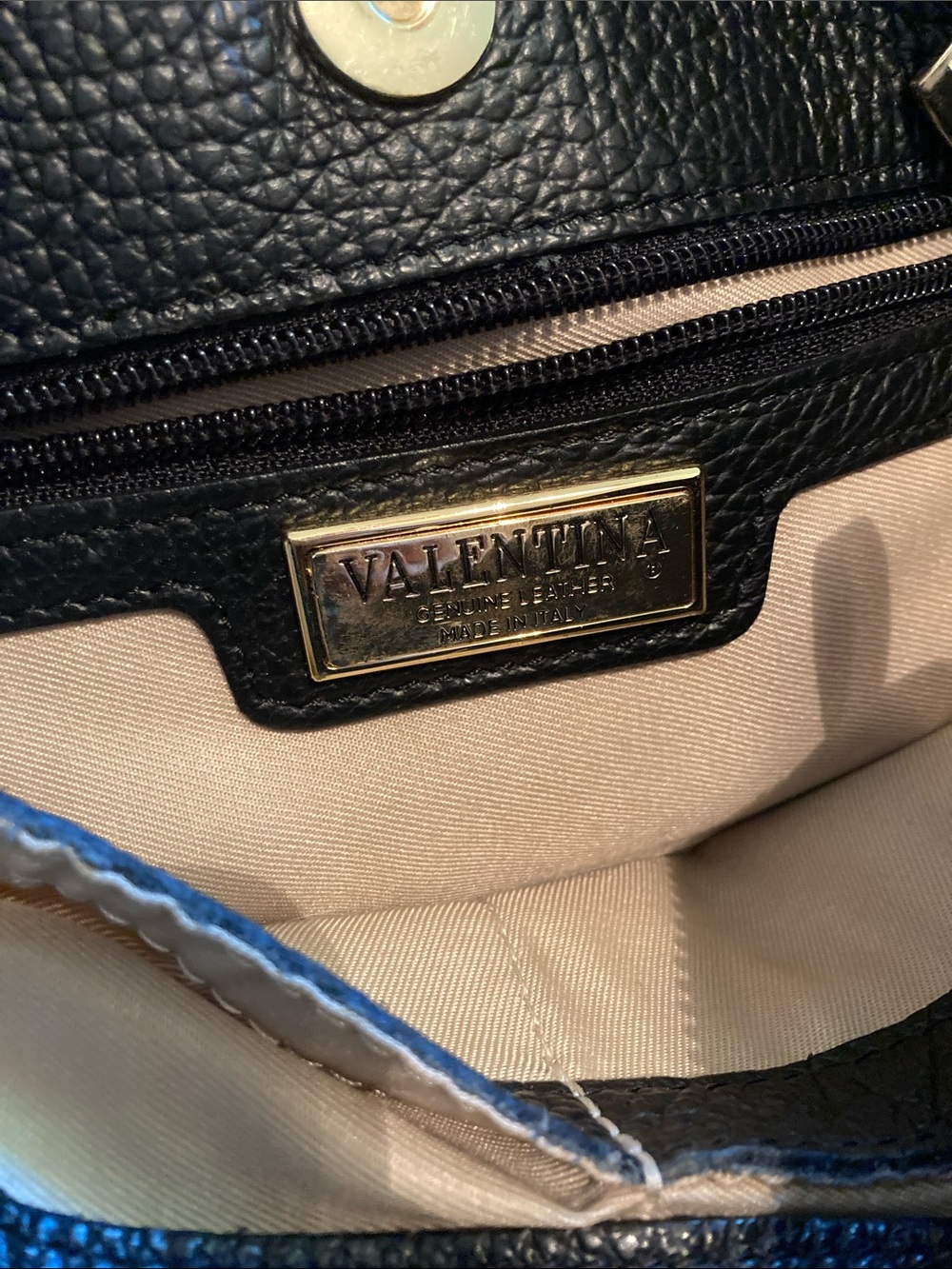 Valentina Black Pebbled Leather Crossbody Bag Italy - Picture 4 of 8